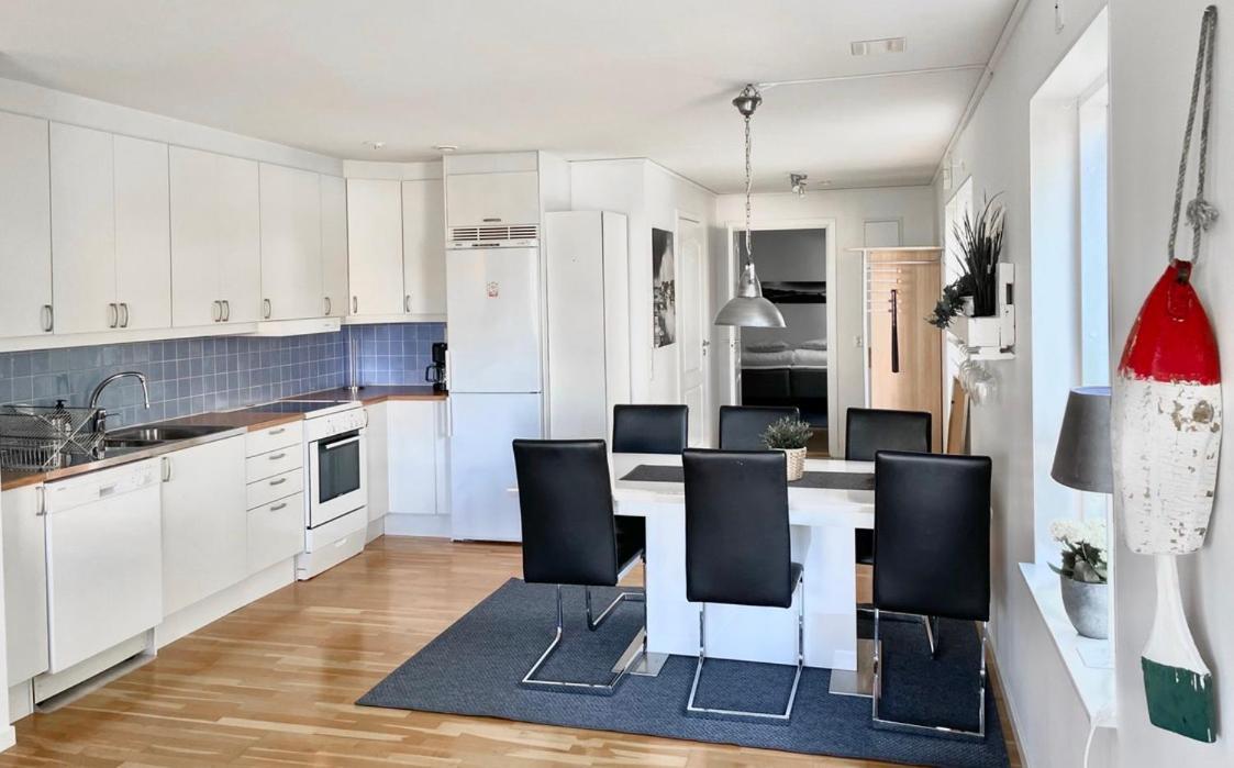 Bjoerkoe, Laegenhet Naera Bad Och Goeteborg Appartement Buitenkant foto